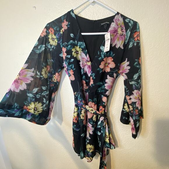Yumi Kim Wild Rose Black Lotus Romper Floral V neck One Piece Belt Sz S NWT - Picture 4 of 10